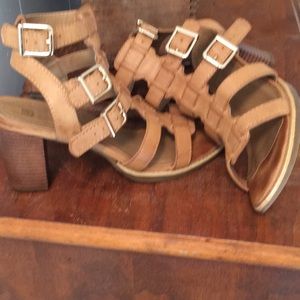 💐White Mountain Gladiator Sandals💐